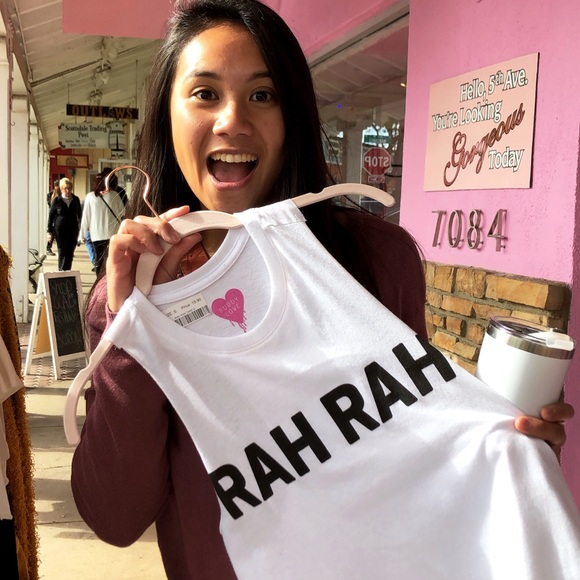 Meet your posher, Rebekah! - Picture 3 of 3